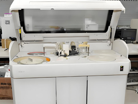 全自(zì)動生(shēng)化(huà)分(fēn)析儀